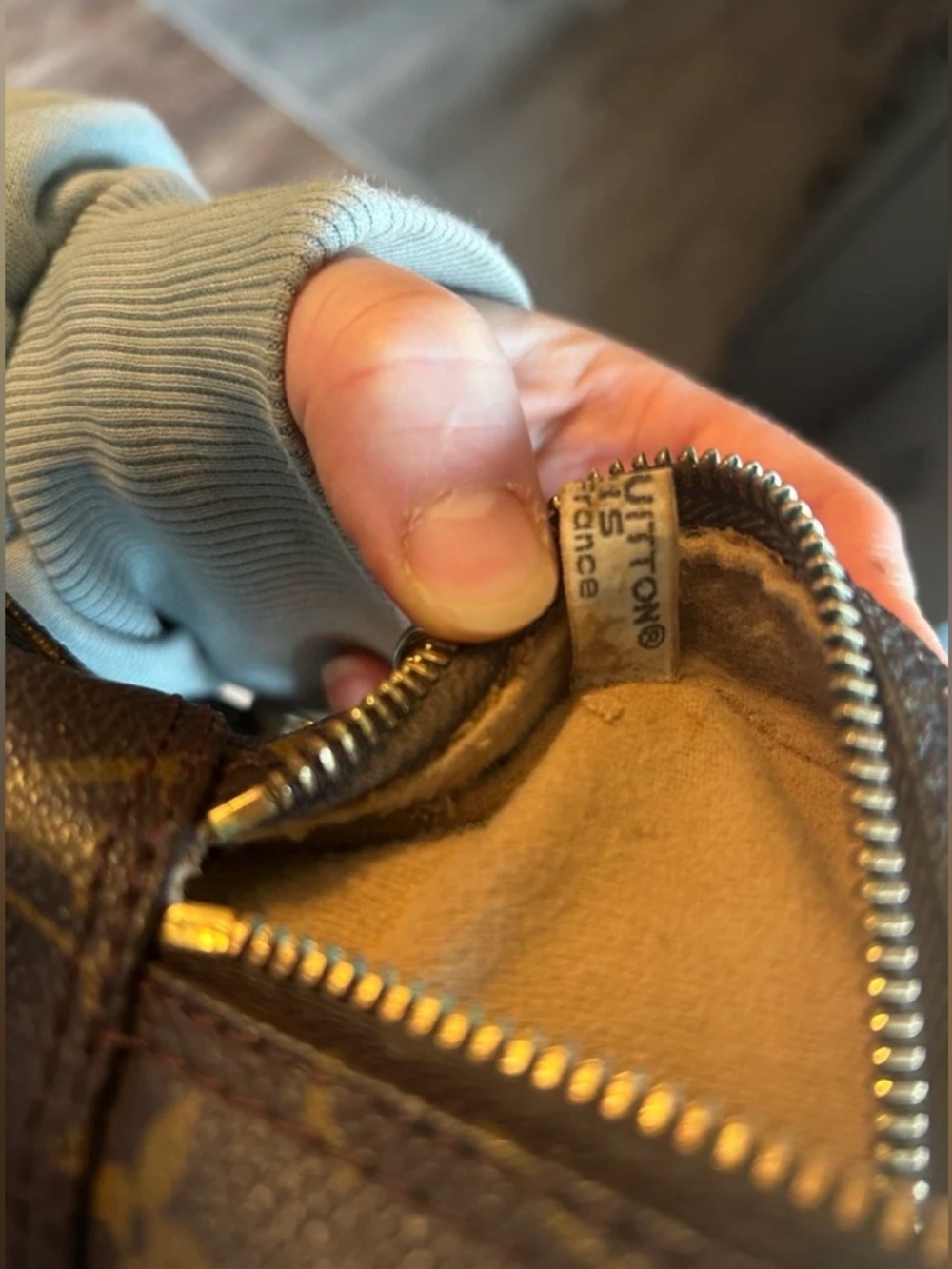 Louis Vuitton Monogram Trousse 28 Crossbody - Picture 8 of 10
